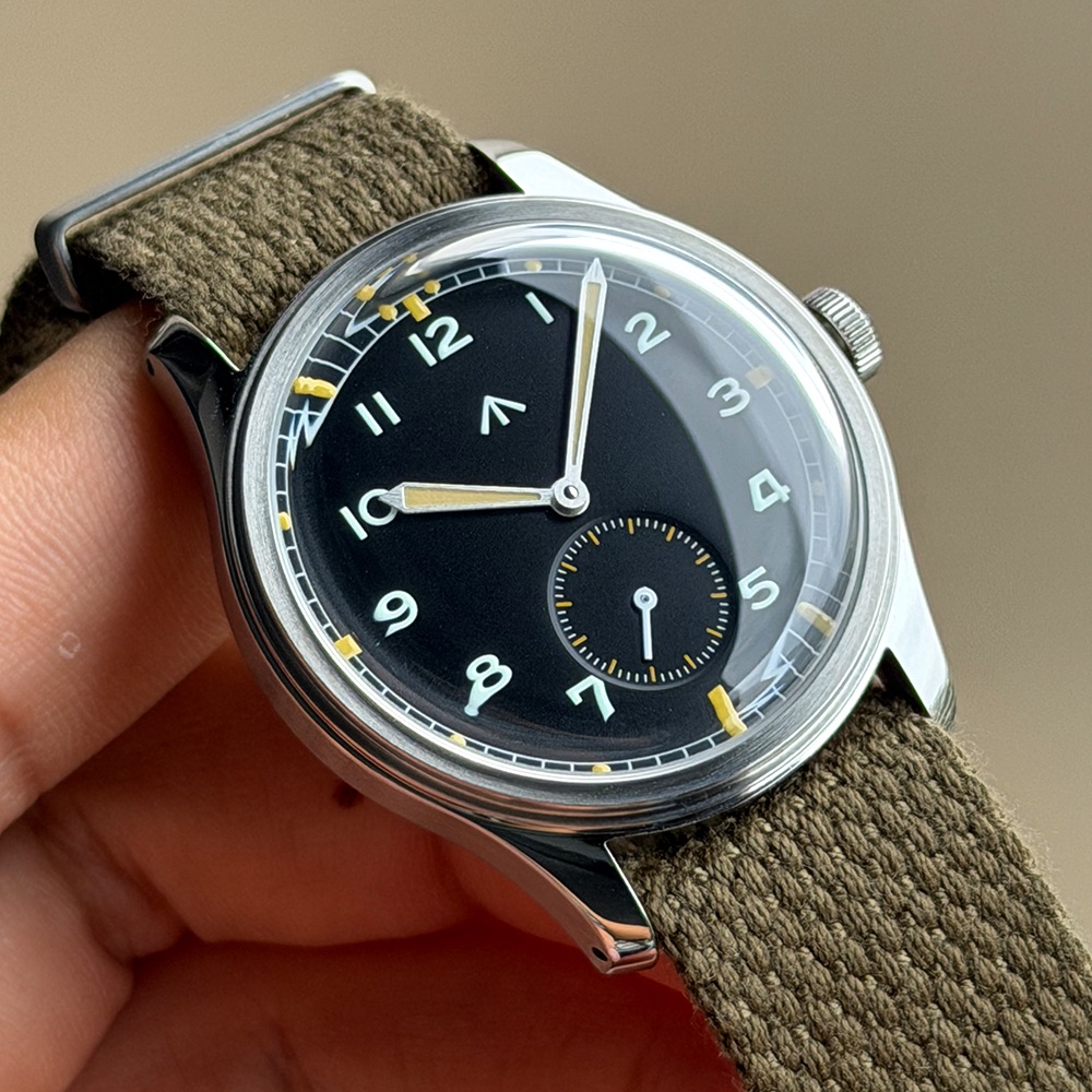 Guilloché Dial Watch - Montre militaire de l'armée britannique, montre