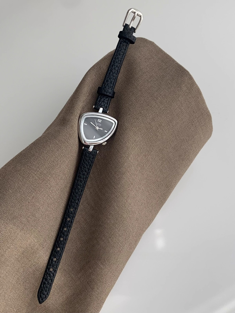 Femmes montre à Quartz Simple  - Watch Triangle Luxury avis et prix